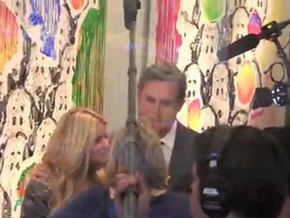 Jessica Simpson Discusses Pregnancy Reveal