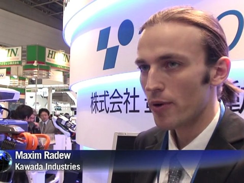 Intelligenter Helfer: Roboter Asimo in Japan vorgestellt