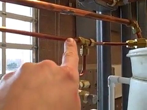 Measuring liquid Oil and Gas level using a differential pressure transmitter