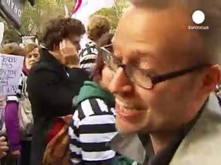 Multitudinaria manifestación en Londres contra el alza...