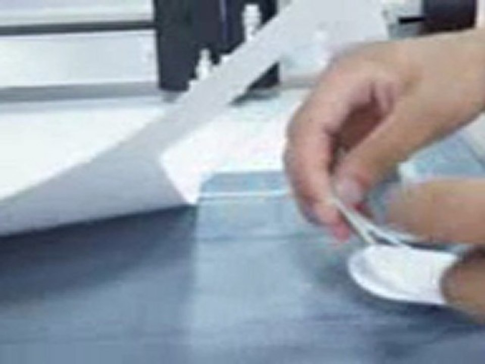 aokecut@163.com hang tag cutter plotter machine