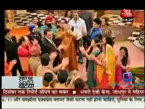 Saas Bahu Aur Betiyan [Aaj Tak] - 10th November 2011 Part1