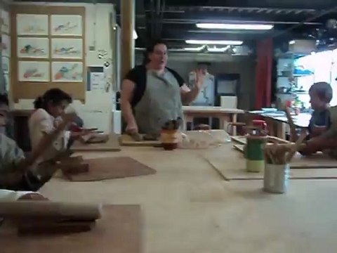 un atelier poterie à la mjc de Chilly mazarin