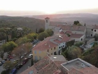 Cabris, vue aérienne du village - Flying Eye