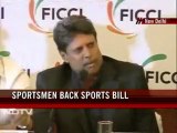 Kapil Dev backs Sports Bill