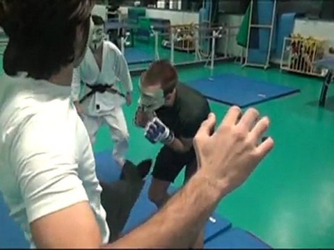 Teaser du spectacle de dévoilement - Smash My-Rennes'Up - Campagne BDS 2011/12