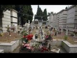 Napoli - Al Cimitero di Poggioreale looculi liberati da salme e rivenduti