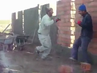 hem çalışıyorlar hemde