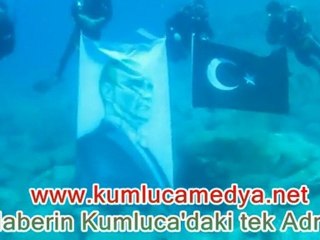 Denizin 40 Metre altında Ata'yı andılar