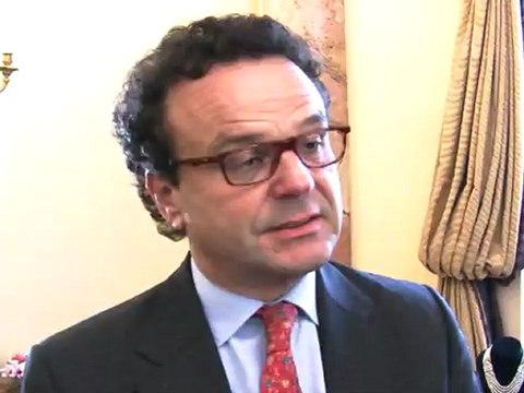 Un diamant jaune de 110 carats exposé à Genève avant enchères