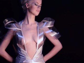 Des vêtements 2.0 qui deviennent transparents