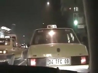 türk gencinin eline megafon geçerse