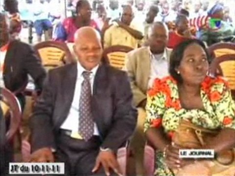 Des élèves du primaire exposent sur la campagne du monde à 7 milliards d’habitants