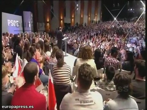 Rubalcaba: Mientras Rajoy calla, Aznar habla