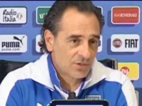 Prandelli: Ci vuole un'Italia concreta