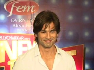 Latest Bollywood News – Hrithik Roshan And Shahid Kapoor Have No Time For Shakira