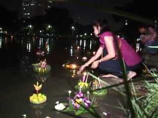 Bitter end-of-monsoon festival in flooded Thailand