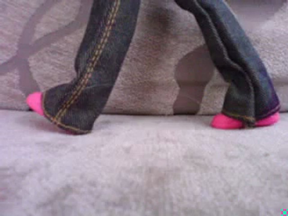 Une autre stopMotion de Jen'. Je le trouve mieux ! ;P