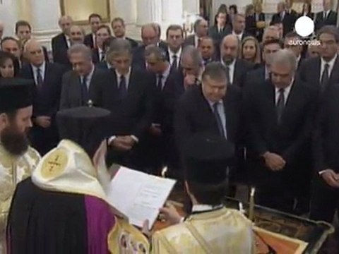 Papademos sworn-in as new Greek prime minister