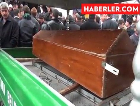 Depremde Hayatını Kaybeden Bitlisli 7 İşçi Toprağa Verildi - Bitlis News