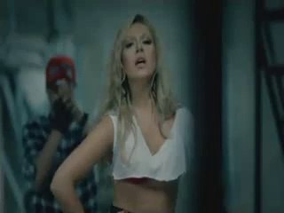 Hadise (Demandez Kac Beden Giyer)
