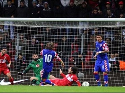 Turkey 0-3 Croatia Olic strike, Corluka great-header