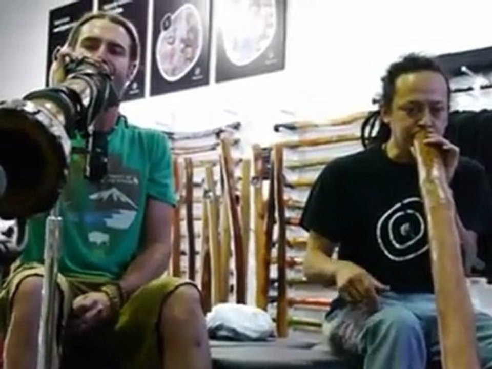 Sanshi and Jay Hoad jamming at Didgeridoo Breath didgeridoo store