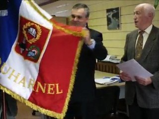 Présentation du drapeau UNC Plouharnel à Michel Grall 10nov2011