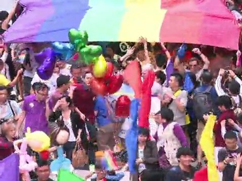 Over 2,000 march in Hong Kong's gay pride parade
