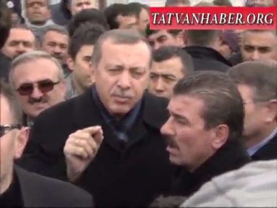 Başbakan 10 Bakanla Erciş'te >
