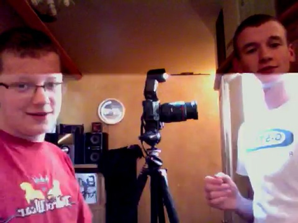 Clap your hands up to take pictures !