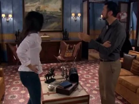 Ana Paula se entera que Rogelio se quiere operar