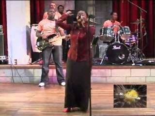 MAMIE NZUNGU. ADORATION concert live en hollande . WWW.HOLLANDAISMAKUKA.COM