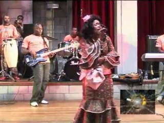 MIMI S. MAKANDALELE. EH YAHWE concert live en hollande. WWW.HOLLANDAISMAKUKA.COM