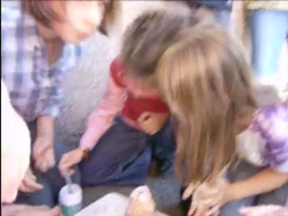 Eruption du volcan de Cloé, Lisa, Alycia