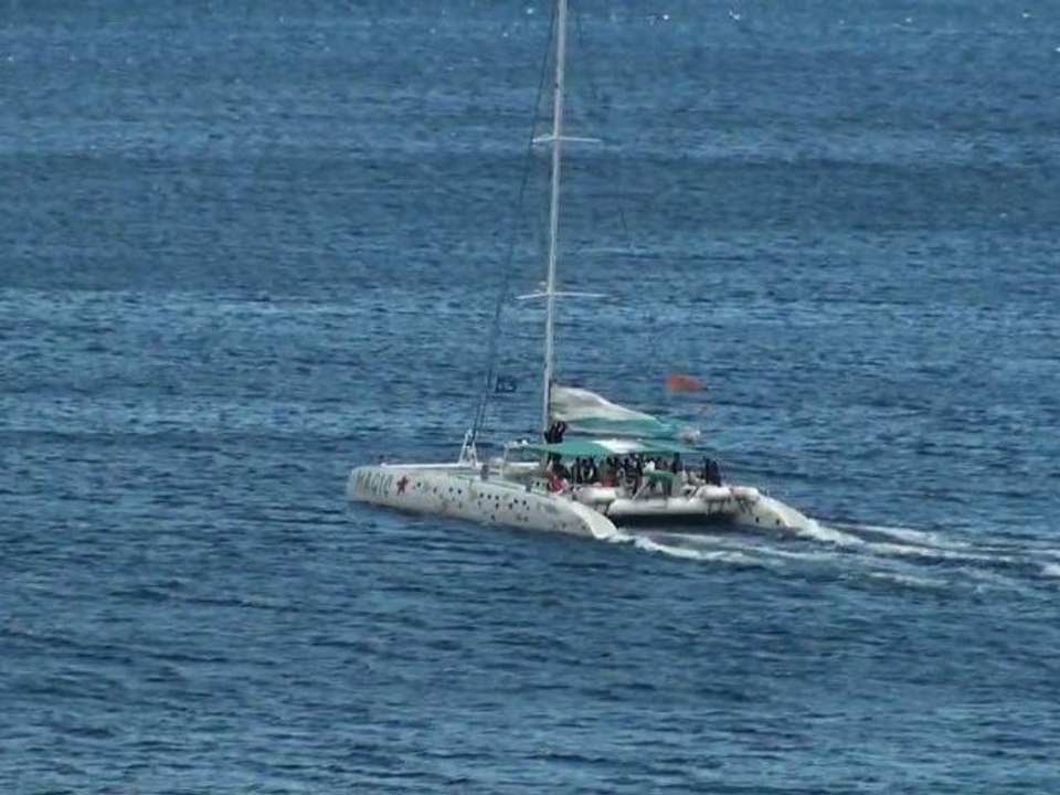 NAVEGANT AMB CATAMARÀ DE ROSES AL CAP DE CREUS