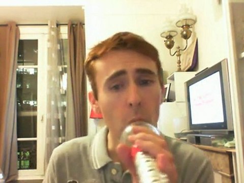 Wiwi égratigne chantez la vie l'amour et la mort