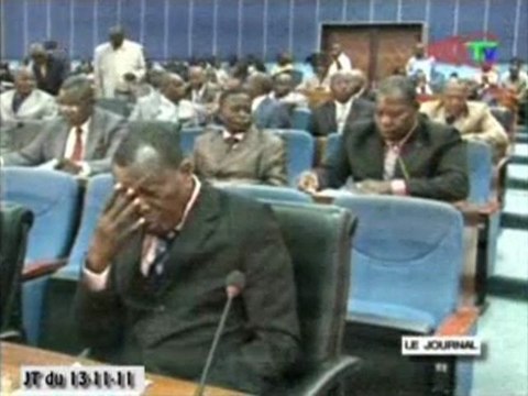 Face à face entre les membres du gouvernement et les députés