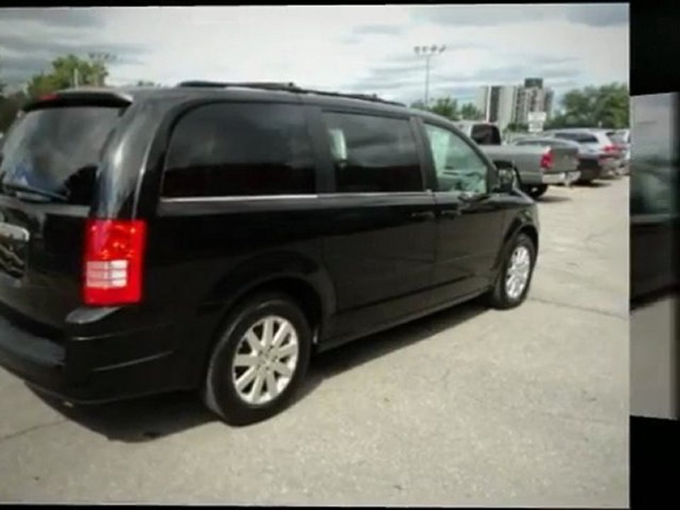 2008 Chrysler Town&Country Chez Landry Automobiles Laval Mon