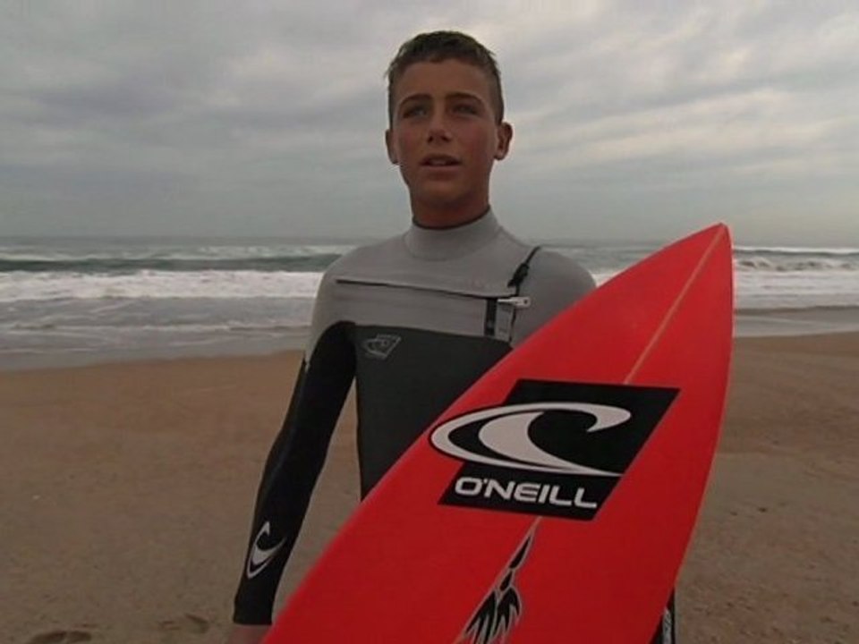 Surf - Titouan Deffarges 14 ans surfer - portrait