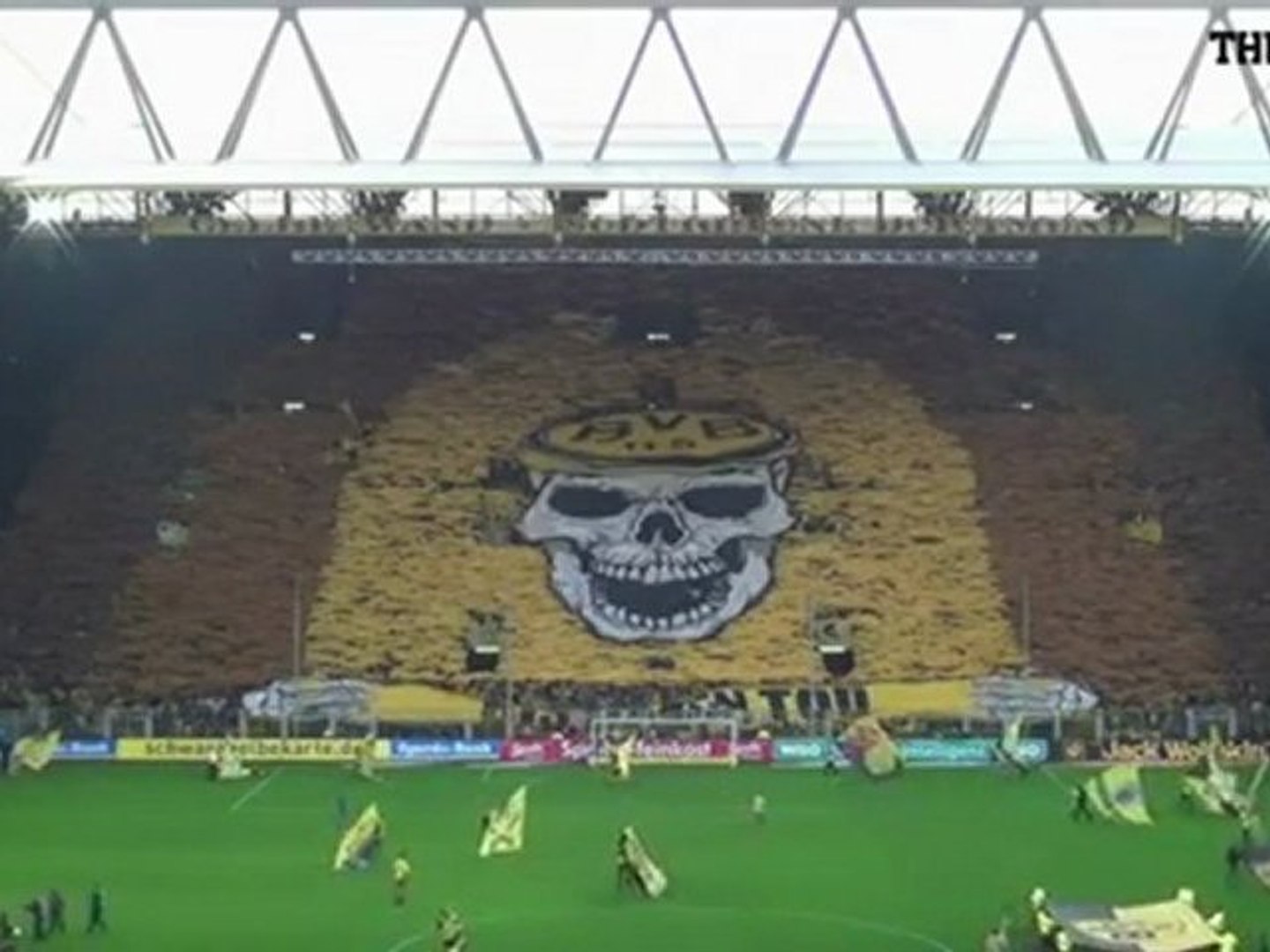 L Exceptionnel Tifo Du Borussia Dortmund Video Dailymotion