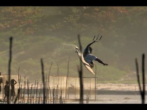 WAPALA Mag N°74 : Le kitesurfeur Mitu dans Antandroy, ballade à Venise en stand up paddle