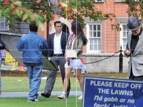 Salman Khan And Katrina Kaif Gift Gold Coins To Ek Tha Tiger Crew – Latest Bollywood News