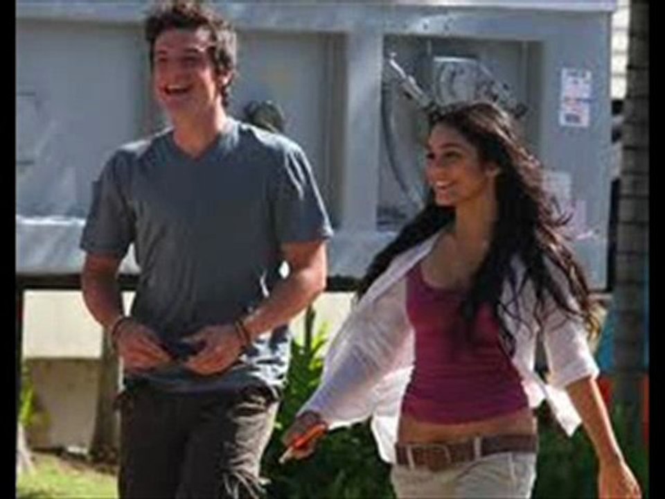 Journey 2 The Mysterious Island Trailer (OFFICIAL)