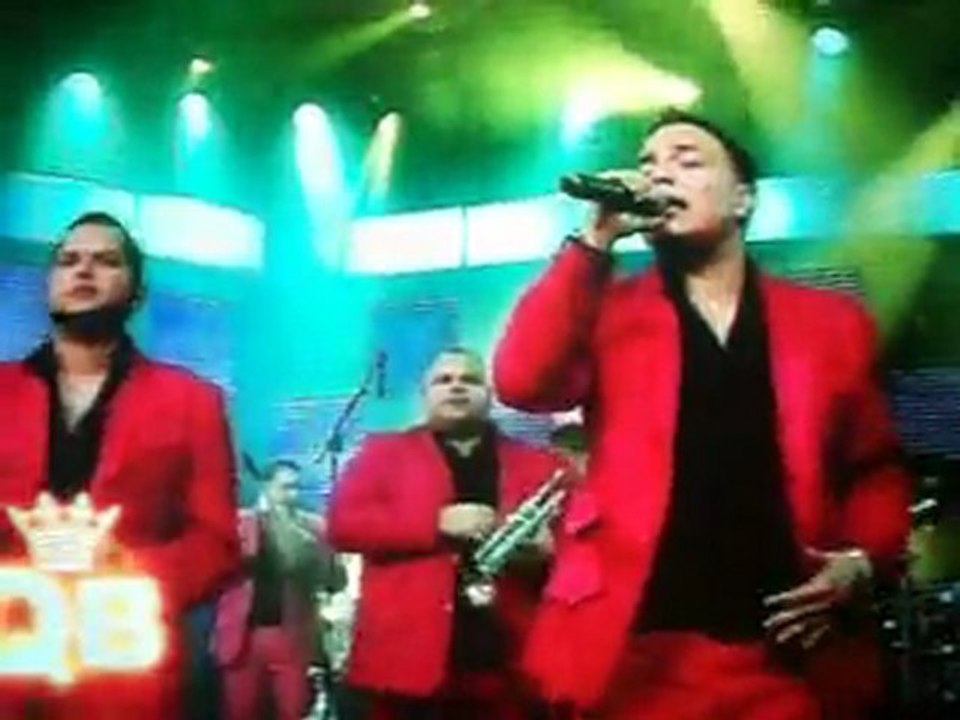 LA ORIGINAL BANDA EL LIMON EN EL PROGRAMA "QUE QUIERE LA BANDA"....CANTANDO PARANORMAL