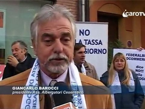IcaroTv. Albergatori in piazza contro la tassa