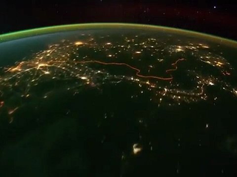 La Terre et ses aurores boréales vues de la station ISS