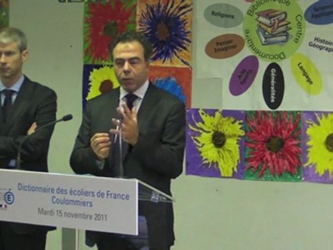 Luc Chatel présente le Dictionnaire des écoliers de France