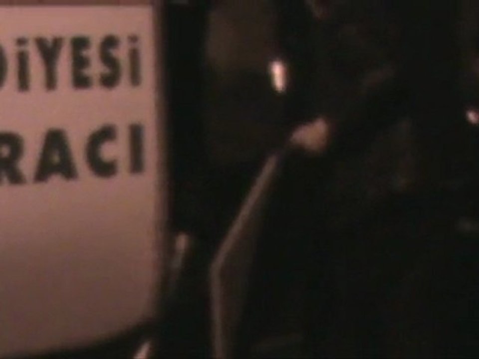 Bunalıma girdi, kendini astı