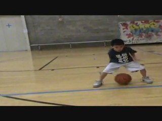 Amazing 7 year old basketball - showing Steve Nash's Power Dribbling